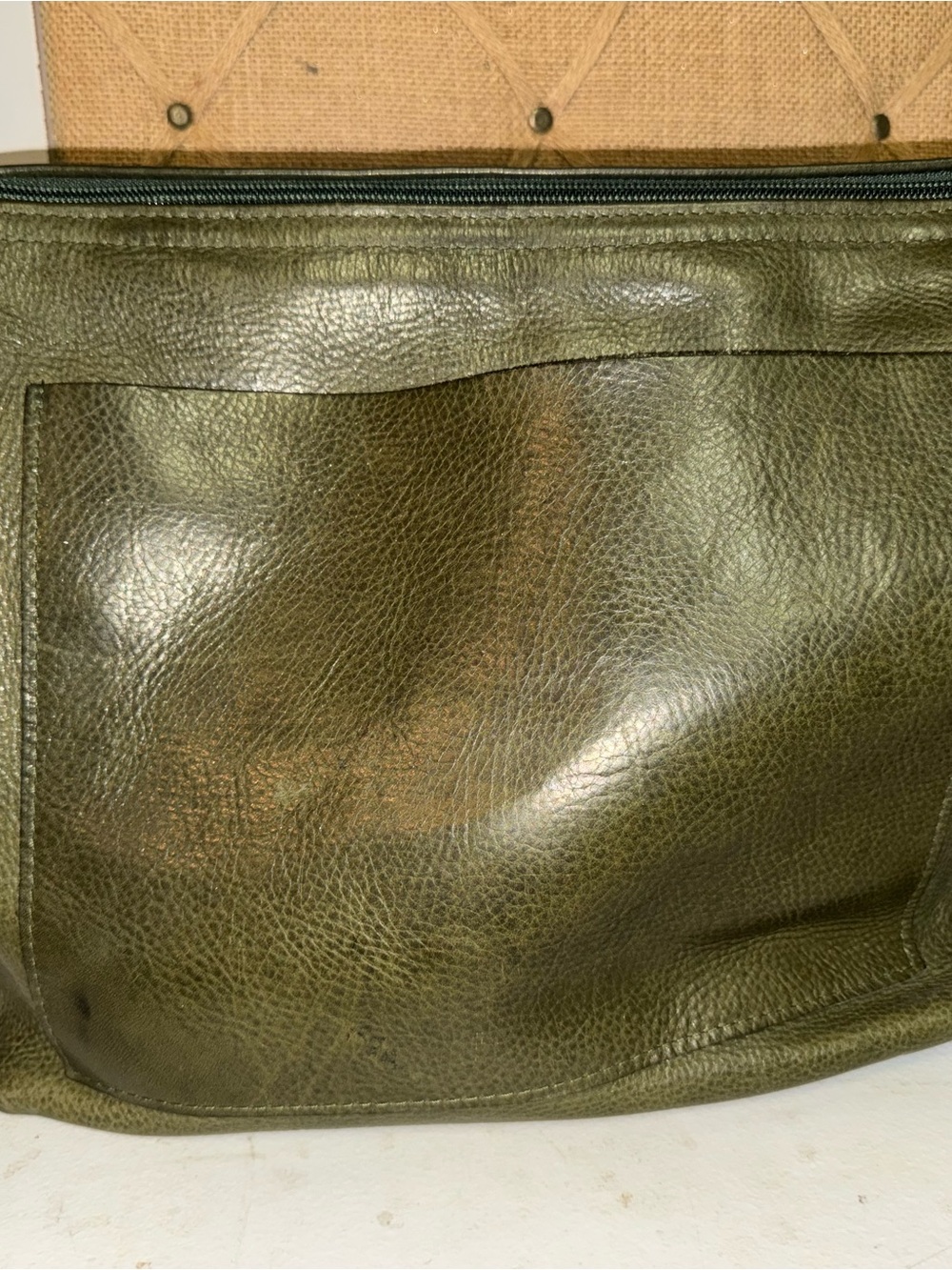 Meanwhile Back On The Farm Hunter Green Leather Crossbody Shoulder Bag - Picture 3 of 9